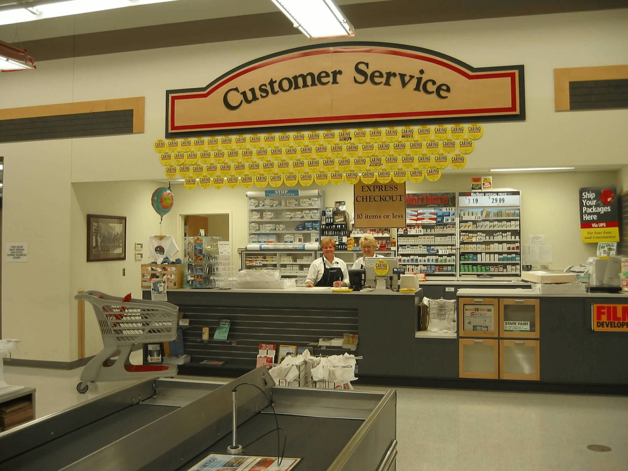 County Market in 2003, Customer Service Counter
